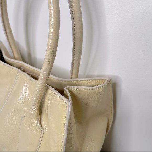 J.Crew VTG Patient Leather Shoulder Bag in Butter Yellow Y2K - Picture 5 of 13